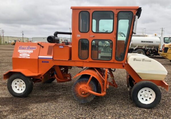 Broce Broom RJ350