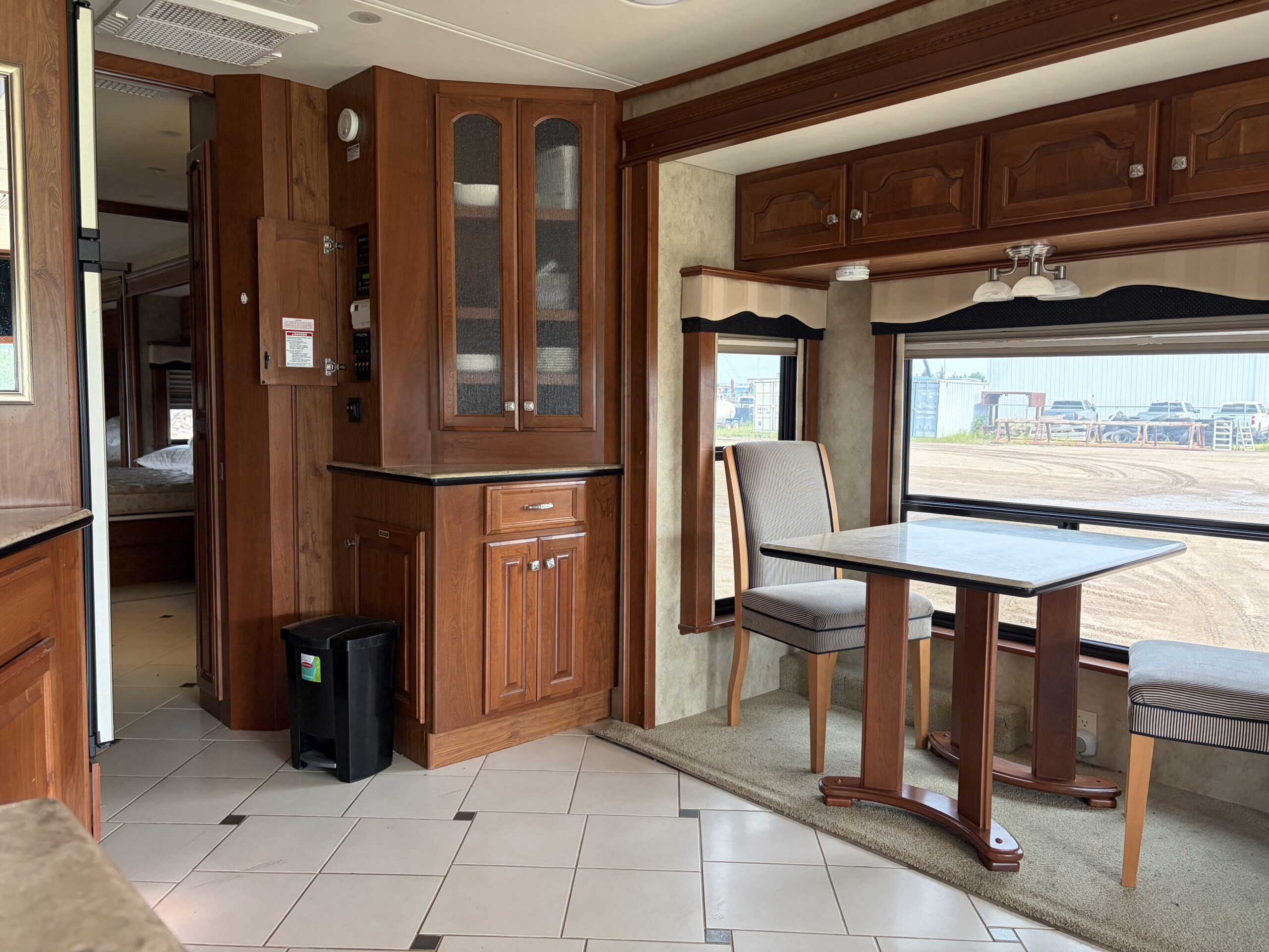 2008 Country Coach Founders Edition - Image 5