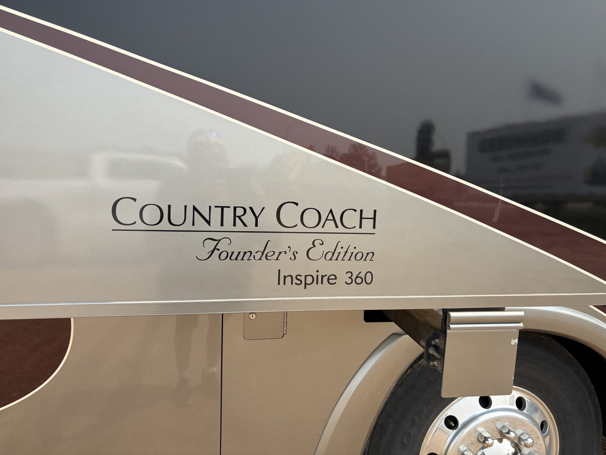 2008 Country Coach Founders Edition - Image 2